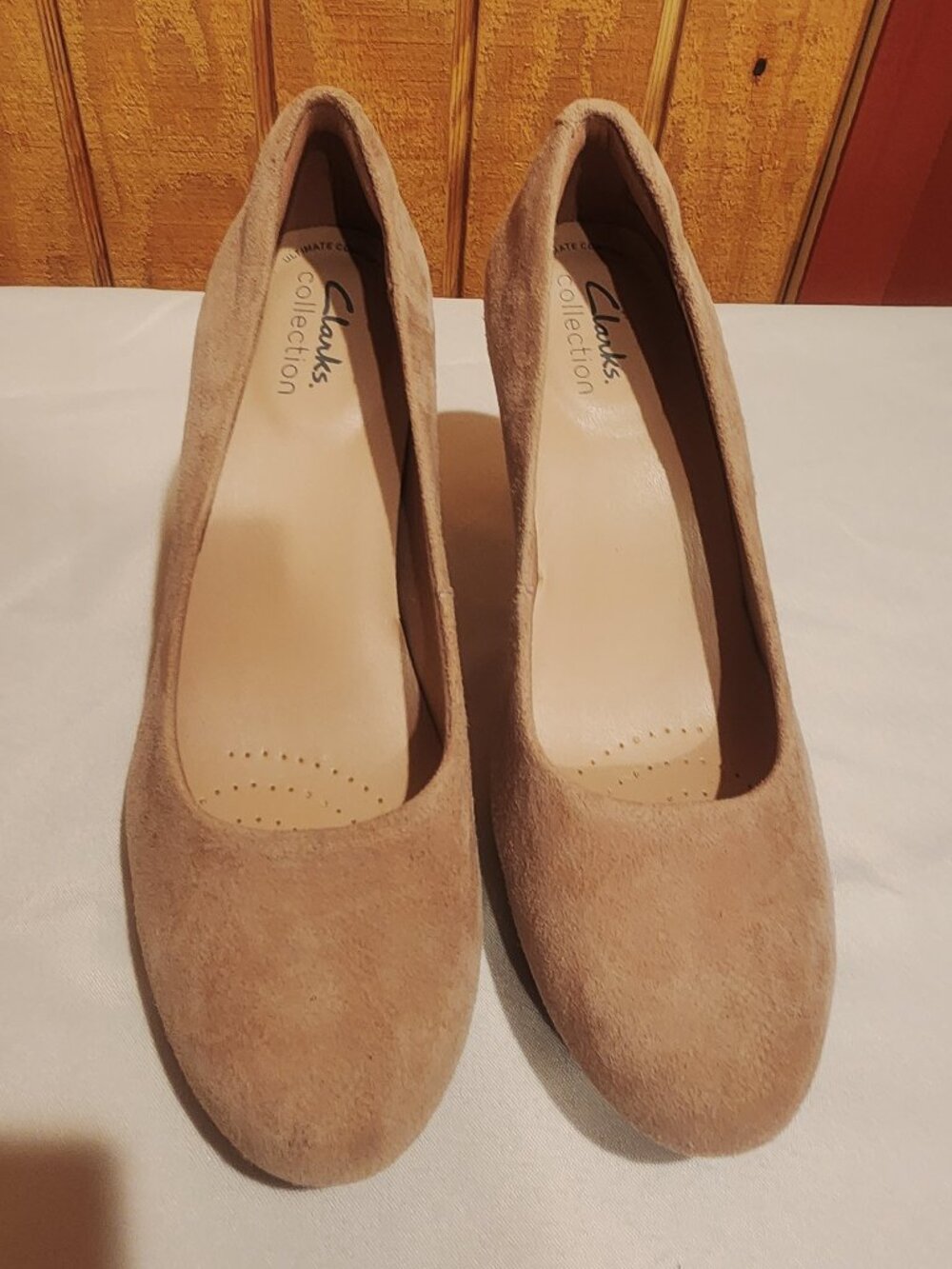Clarks Amber Joy Praline Suede Tan Heels - Size 6 1/2 W